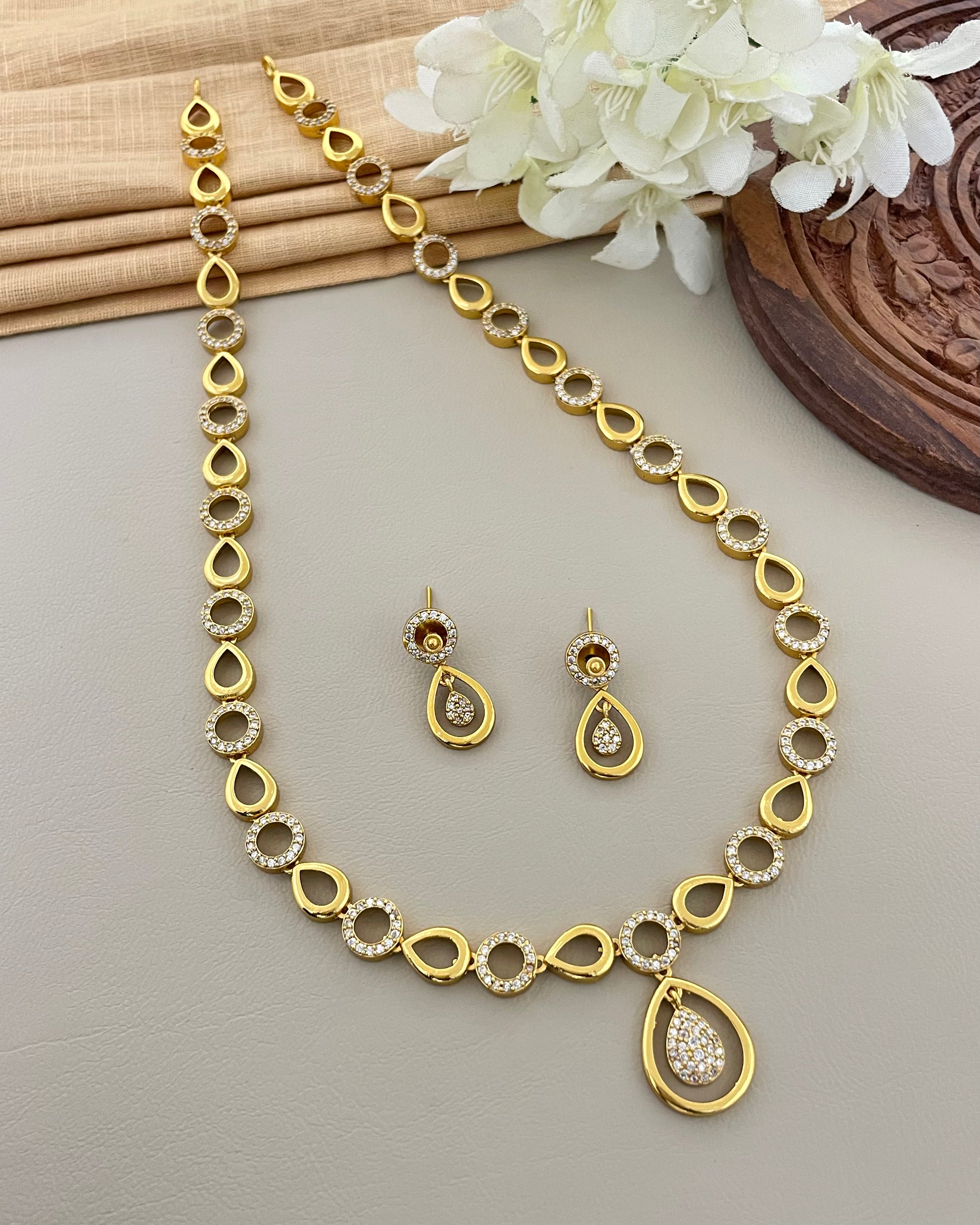 Antique Gold Contemporary Geometric White Stone Necklace with Matching Studs