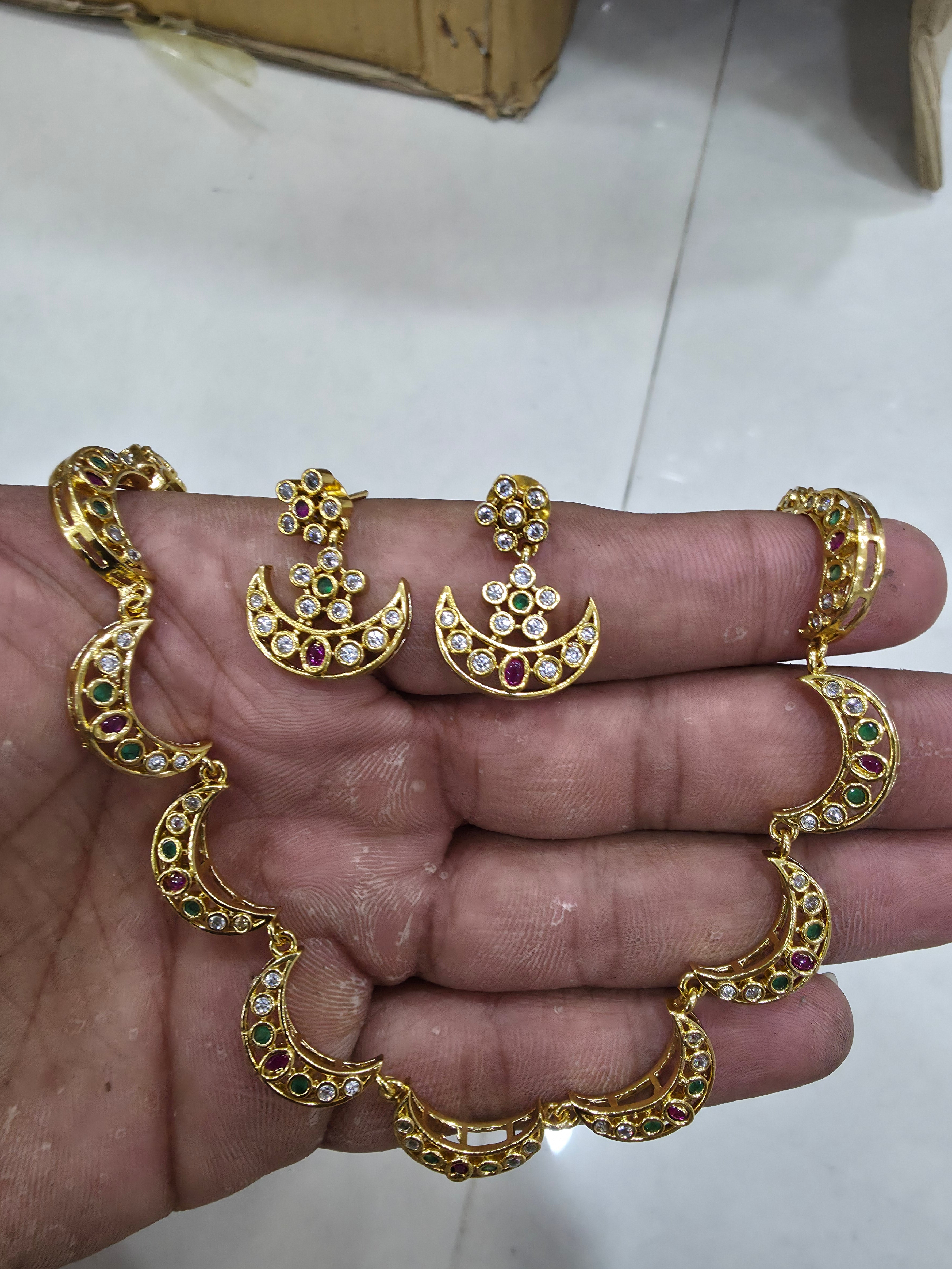 Traditional Gold-Plated Multi-Stone Crescent Choker Necklace