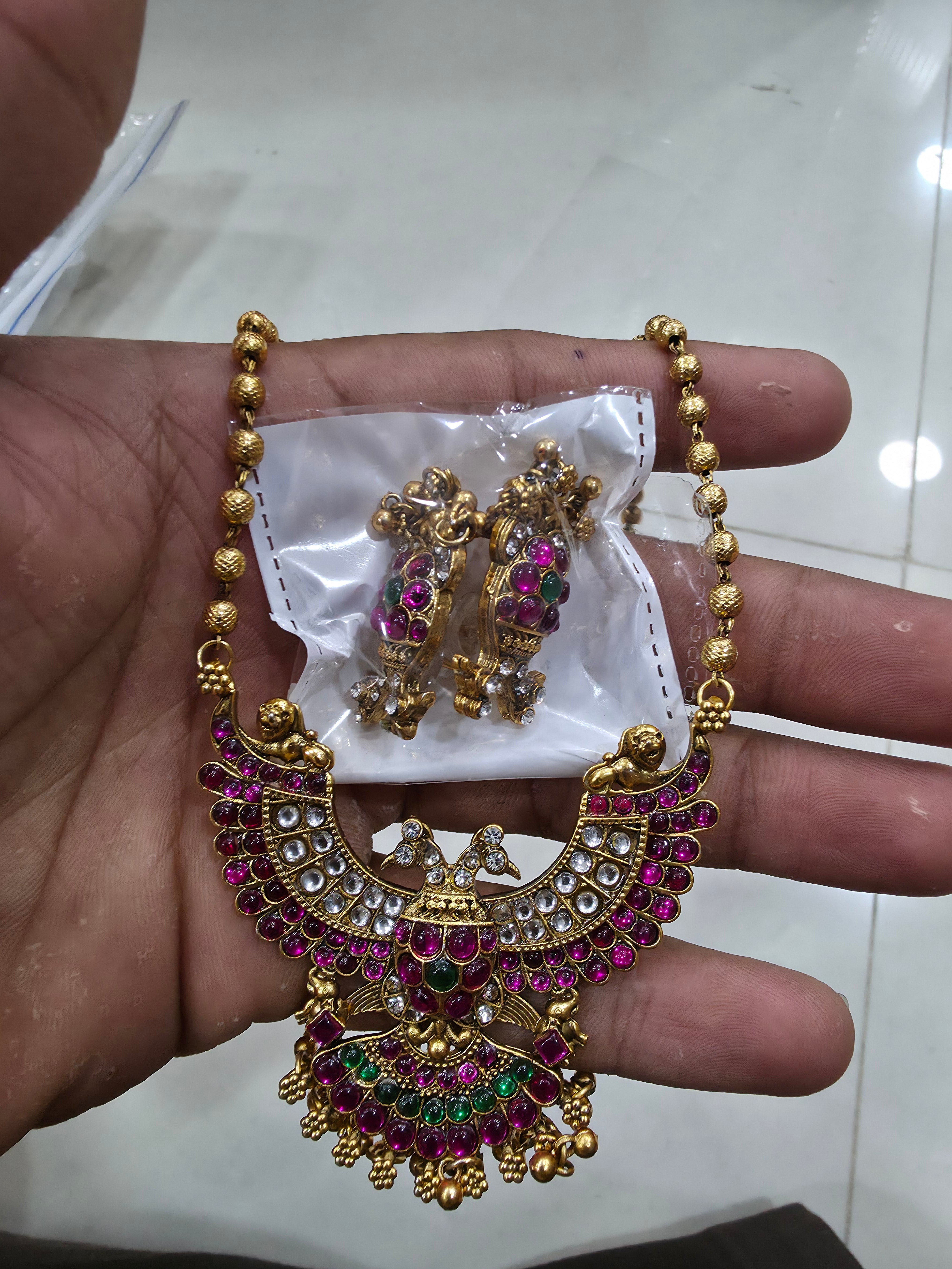 Antique Gold Peacock Kemp Pendant Set