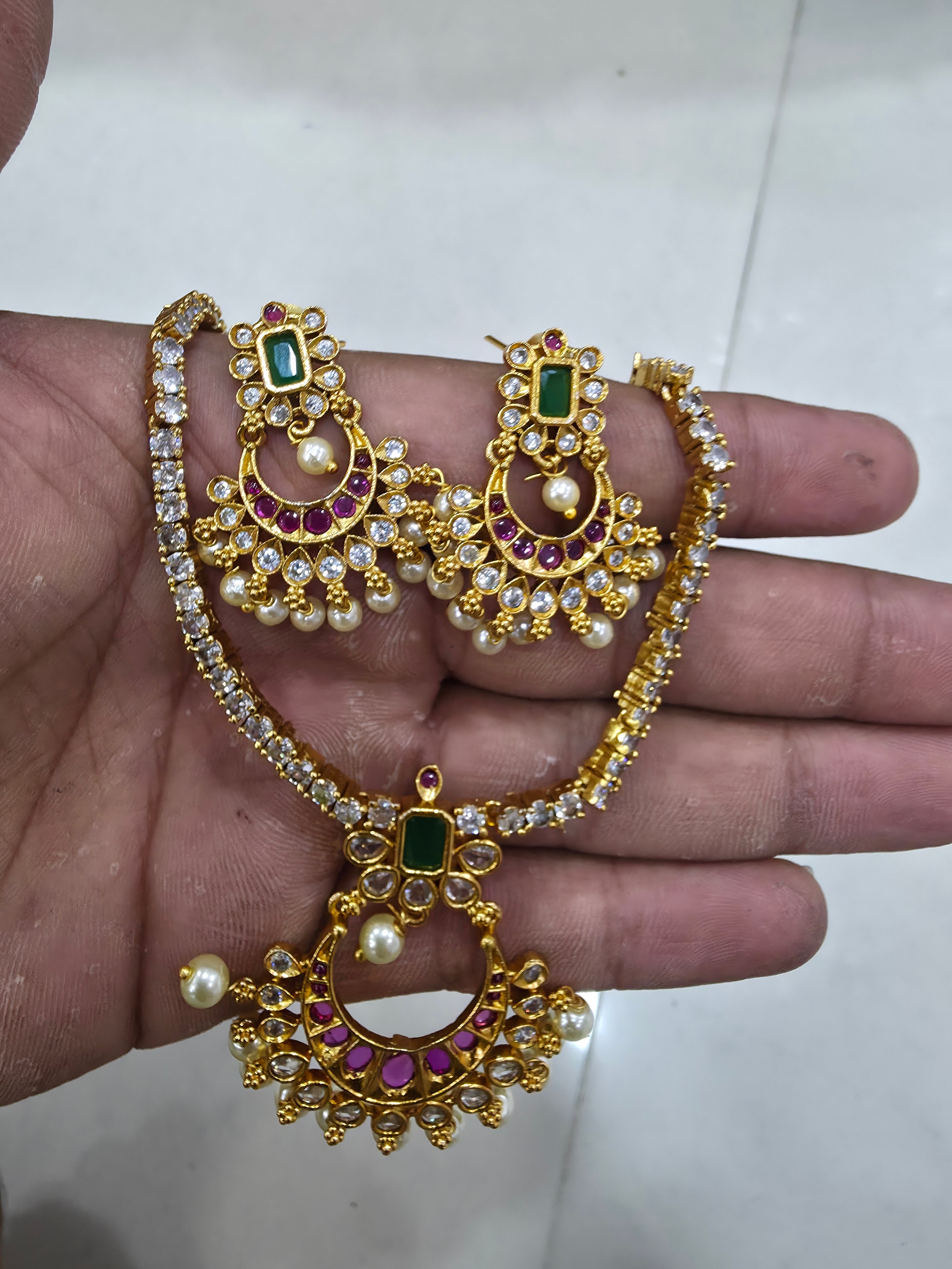Elegant Emerald & Ruby Kemp Stone Short Necklace Set